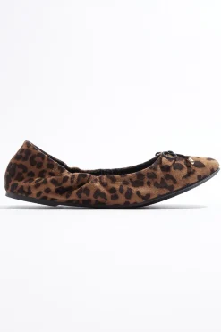 Keyhole Scrunch Flats