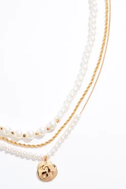 Pearl Delicate Layered Short Necklace
