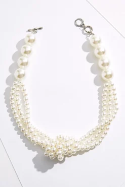 Pearl Knotted Short Necklace