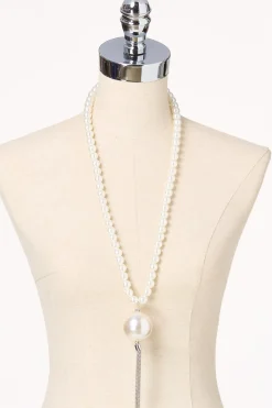 Pearl Oversized Pendant Necklace