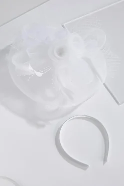 Rosette Feather Pearl Fascinator